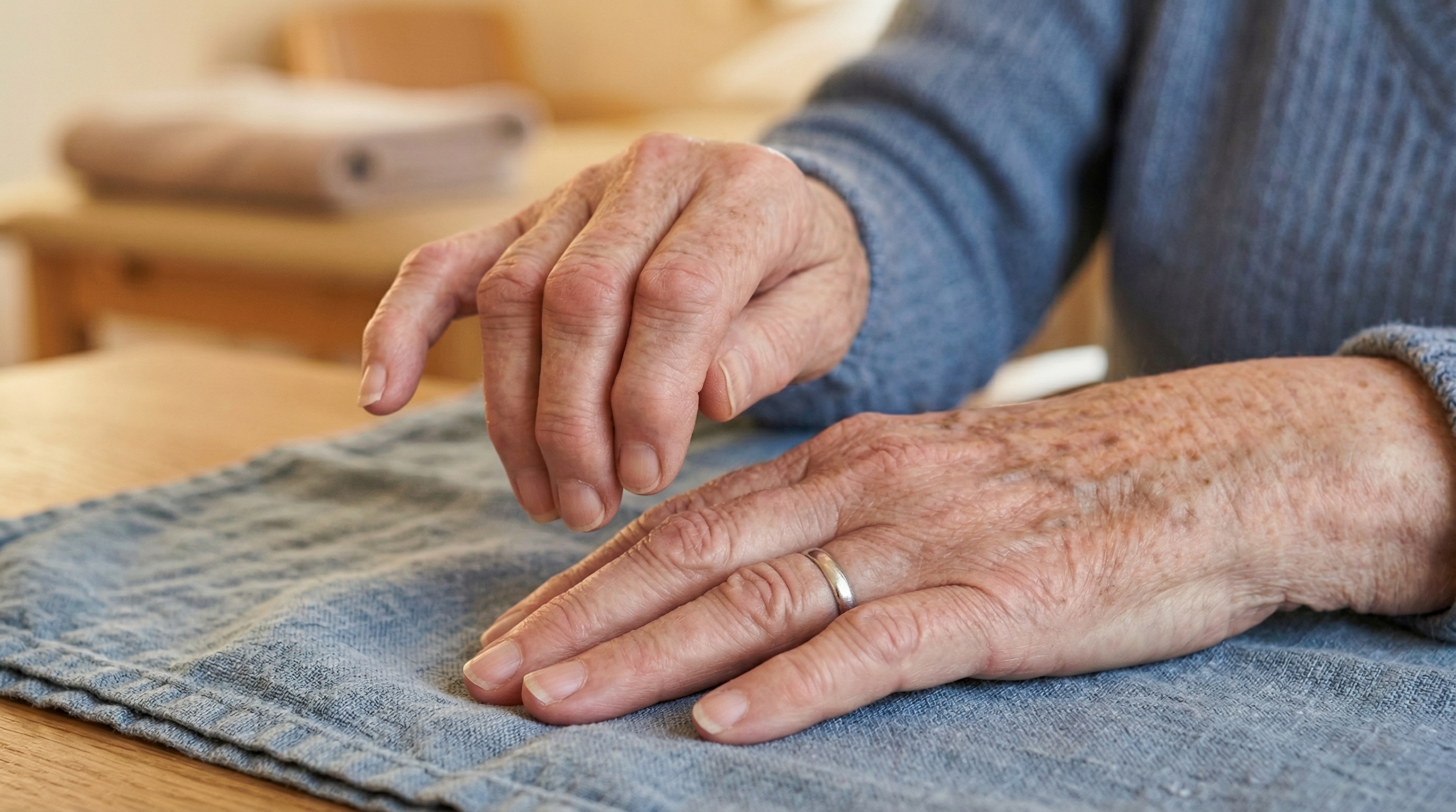 Artritis en las manos - síntomas de dolor de articulaciones en los dedos